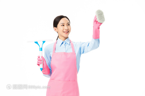家政服務 女性清潔玻璃的專業形象